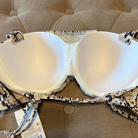 Brand new bikini, swim top - Picture 6 of 6